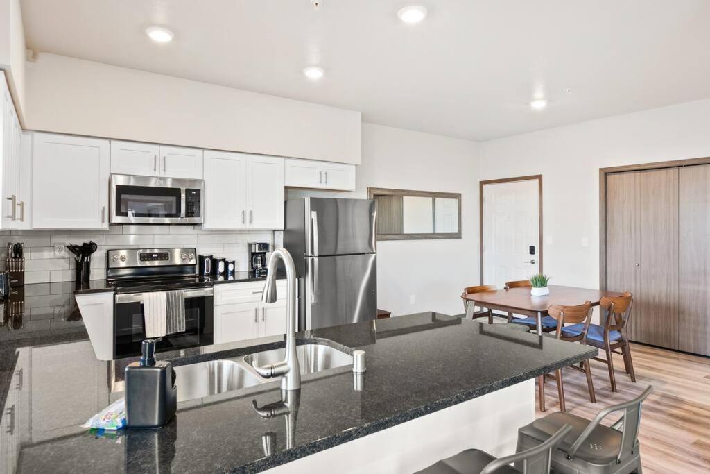 スポーケンBrand New 2 Bd 2 Bth Near Dt And Perry Districtアパートメント エクステリア 写真