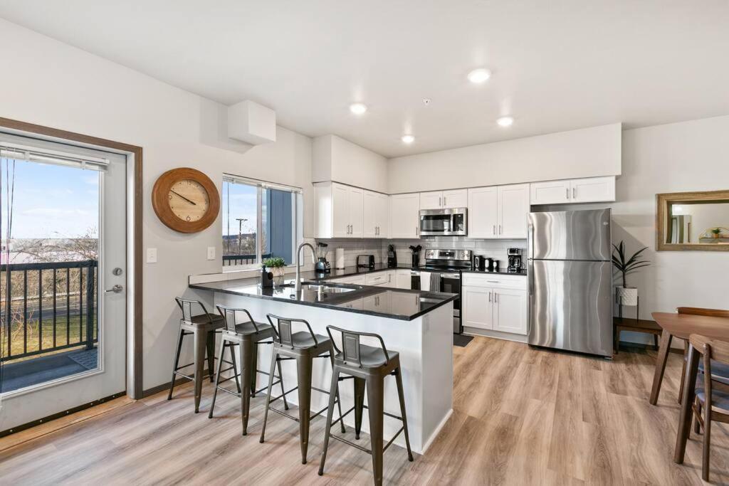 スポーケンBrand New 2 Bd 2 Bth Near Dt And Perry Districtアパートメント エクステリア 写真